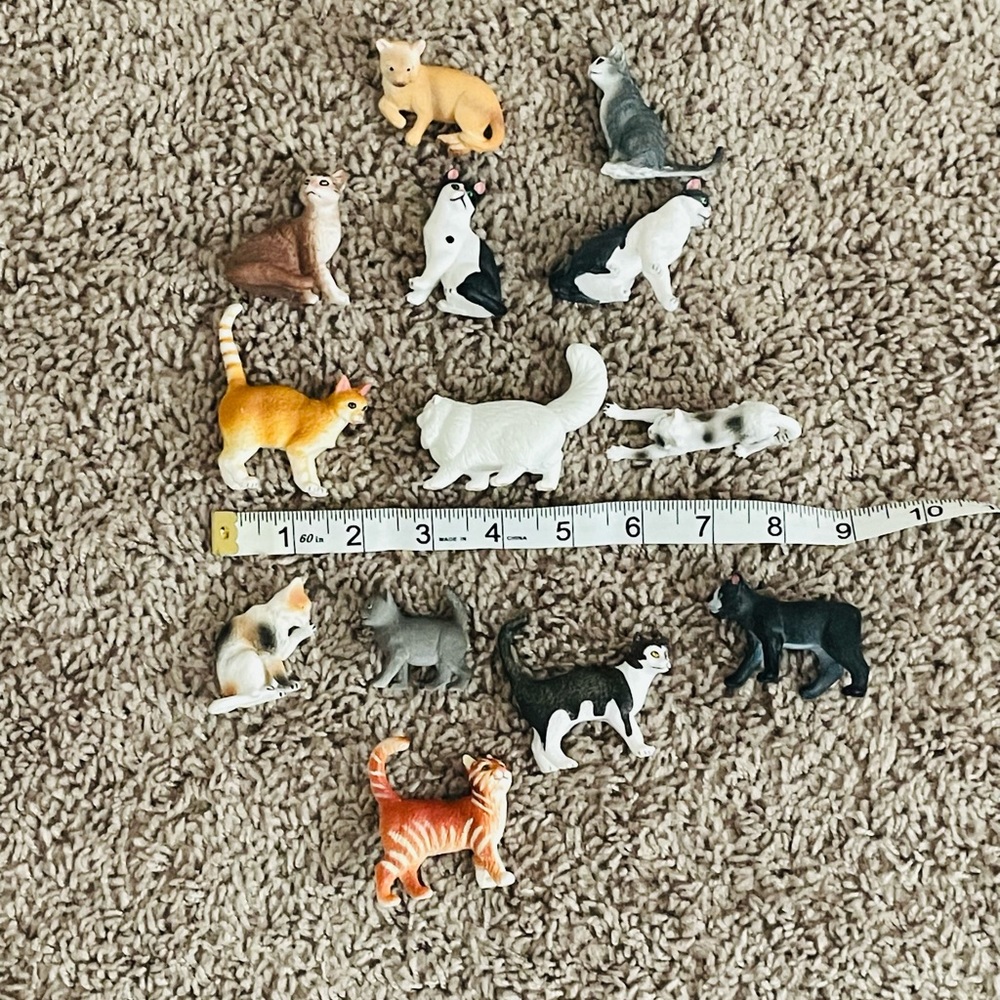 Miniature Cat Animal Figures - Set of 13 - Picture 4 of 4
